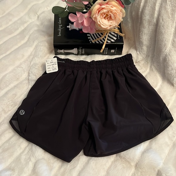 Lululemon Hotty Hot 4” Black Athletic Shorts size 2 - Picture 2 of 5
